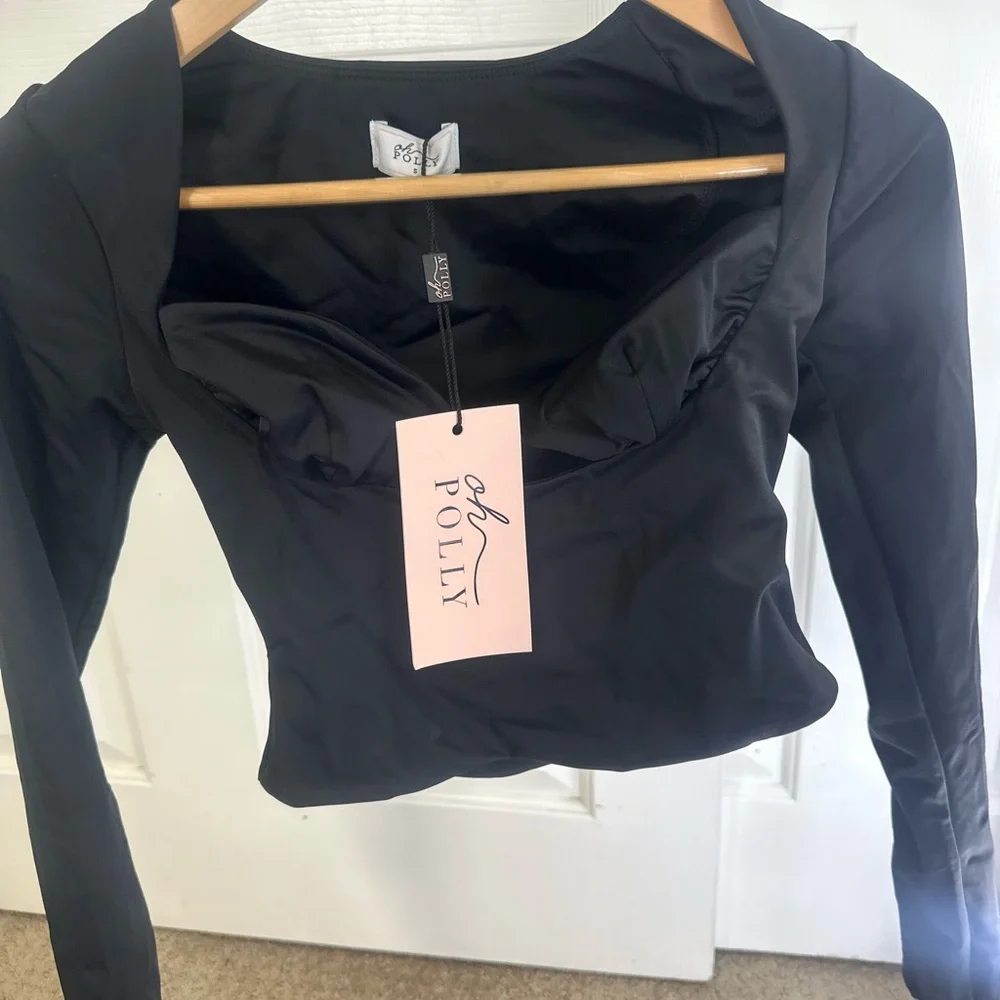 Oh Polly Black Long-Sleeve Cutout Crop Top - Picture 3 of 3